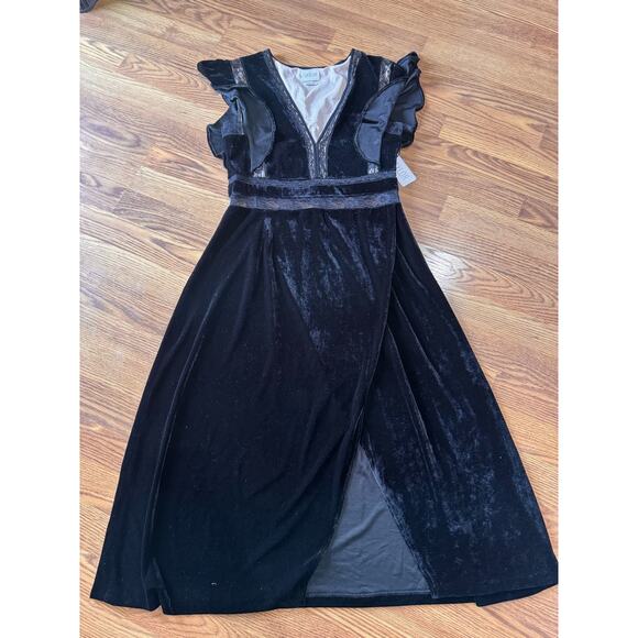 Saylor black Alexandra Velvet & Lace V-Neck Dress size L - Picture 10 of 14